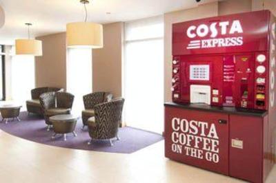 фото отеля Premier Inn High Wycombe Central