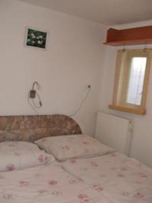 фото отеля Feszek Apartman