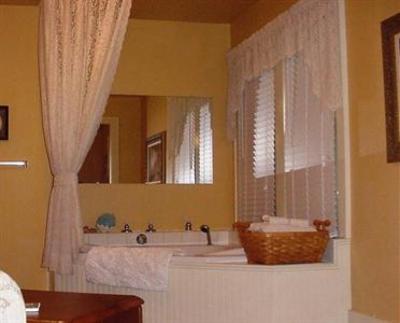 фото отеля Olde Holiday Inn Bed & Breakfast