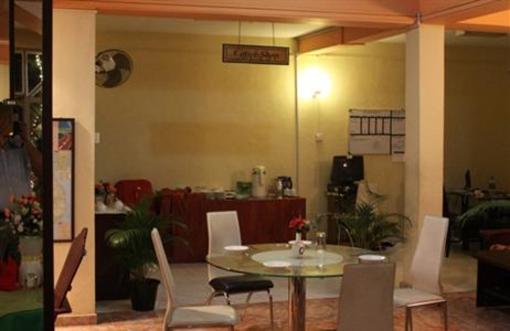 фото отеля Hotel Champis