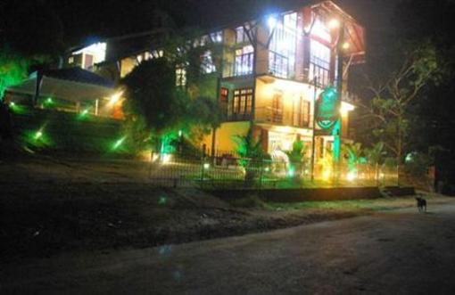 фото отеля Hotel Champis