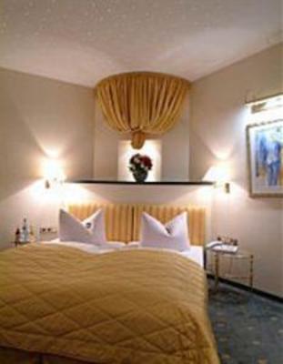 фото отеля Hotel Am Schloss Illertissen