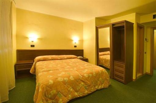 фото отеля Hotel Kristall