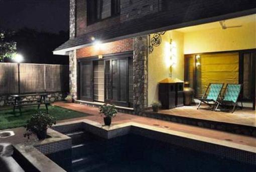 фото отеля Riverstone Cottages