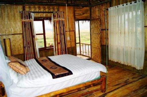 фото отеля Mai Chau Nature Place Riverside Bungalow