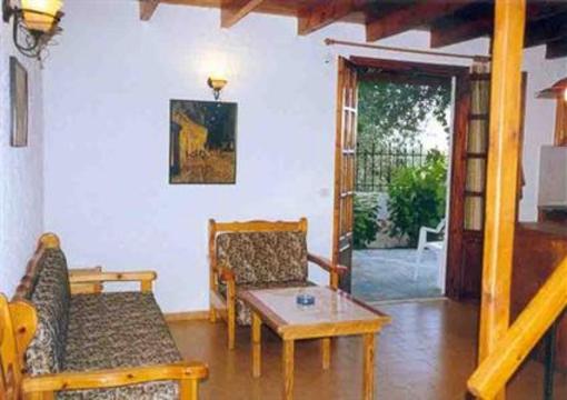 фото отеля Olive Tree Cottages