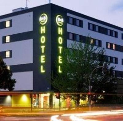 фото отеля B&B Hotel Regensburg