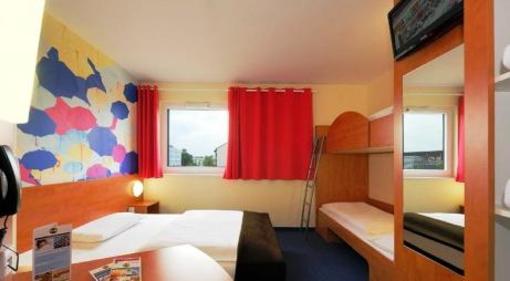 фото отеля B&B Hotel Regensburg