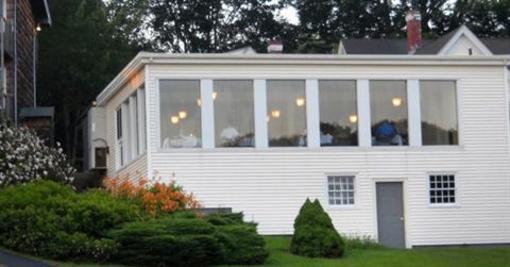 фото отеля Smugglers Cove Inn Boothbay Harbor
