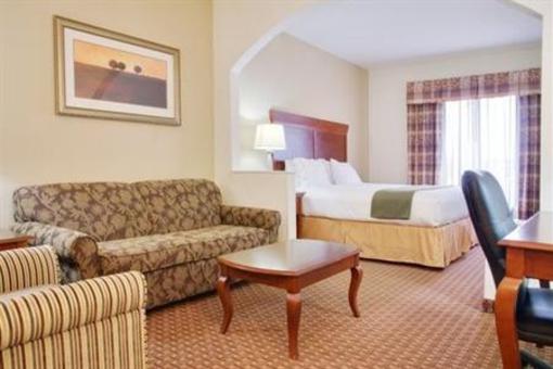 фото отеля Holiday Inn Express Hotel & Suites Center