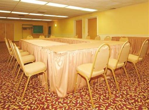 фото отеля Best Western Motor Inn Quakertown