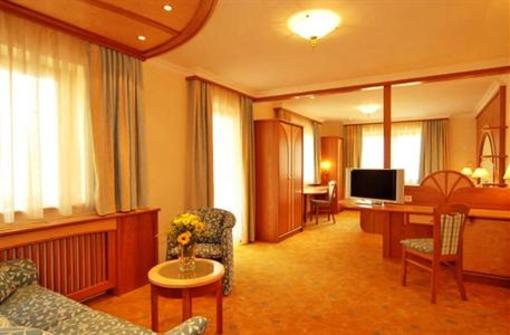 фото отеля Hotel Neuwirt Ramsau am Dachstein