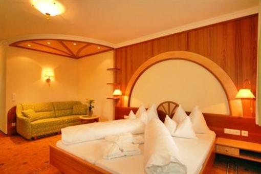 фото отеля Hotel Neuwirt Ramsau am Dachstein
