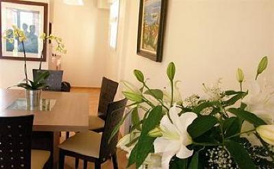 фото отеля Park & Suites Rousset