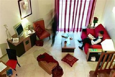 фото отеля Park & Suites Rousset