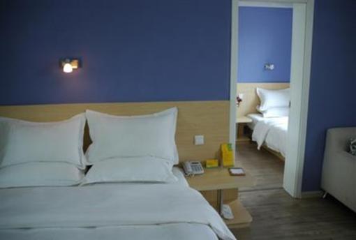 фото отеля Zhongli Express Inn Kunming Beijing Road
