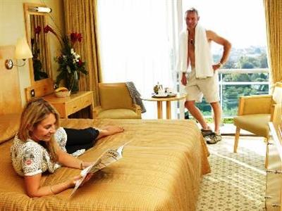фото отеля Hotel Cristina Saint Lawrence (United Kingdom)