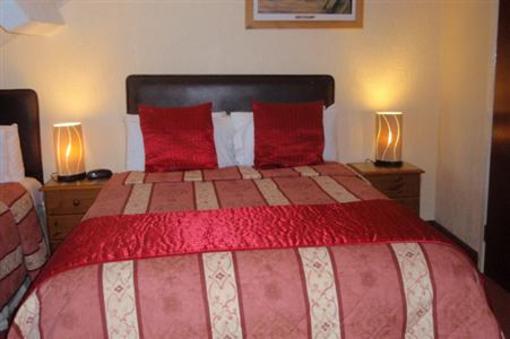 фото отеля Cornerways Guest House