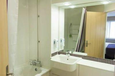 фото отеля Premier Inn Leeds City Centre