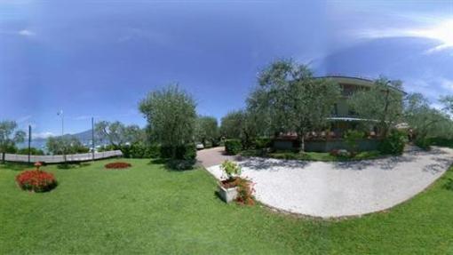 фото отеля Hotel Garden Torri Del Benaco