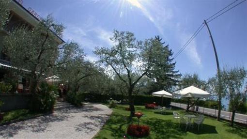 фото отеля Hotel Garden Torri Del Benaco