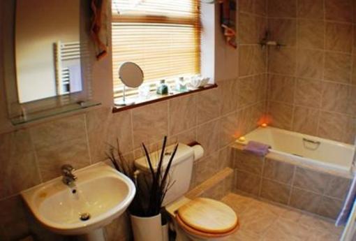 фото отеля Croftside Cottage Bed & Breakfast Chichester