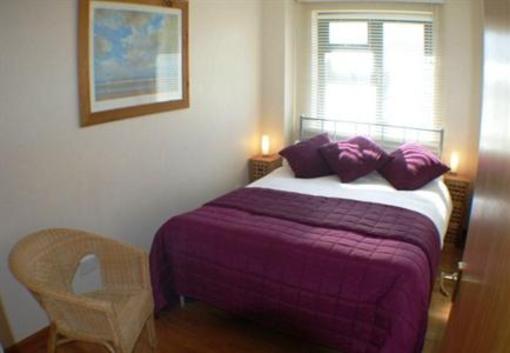 фото отеля Croftside Cottage Bed & Breakfast Chichester