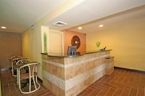 фото отеля Americas Best Value Inn Crabtree Raleigh