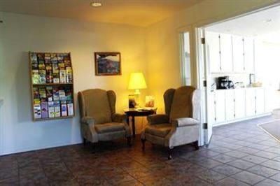 фото отеля Crown Pacific Inn Depoe Bay