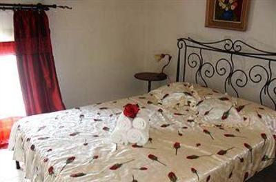 фото отеля Monambeles Villas