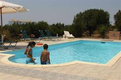 фото отеля Monambeles Villas