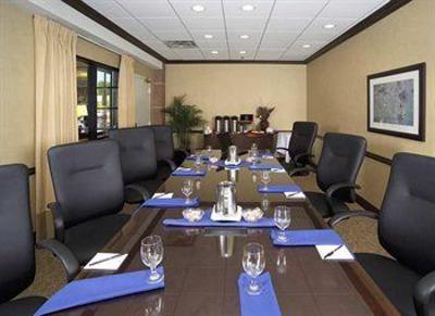 фото отеля Embassy Suites Hotel Cleveland - Shaker Heights / Beachwood