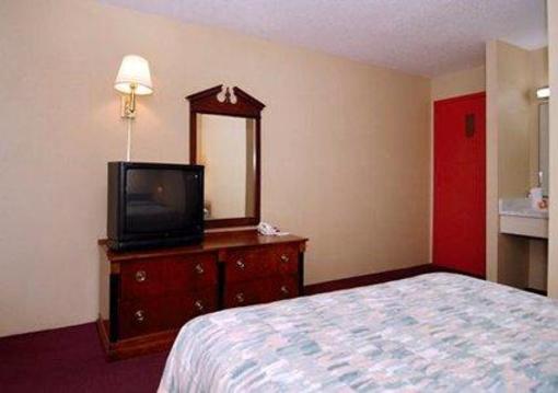 фото отеля Econo Lodge Plantsville