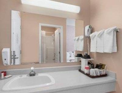 фото отеля Ramada Limited Hotel 100 Mile House