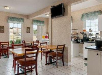 фото отеля Ramada Limited Hotel 100 Mile House