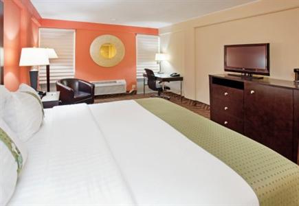 фото отеля Holiday Inn Manhattan at The Campus