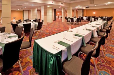 фото отеля Holiday Inn Manhattan at The Campus