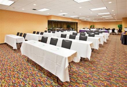 фото отеля Holiday Inn Manhattan at The Campus
