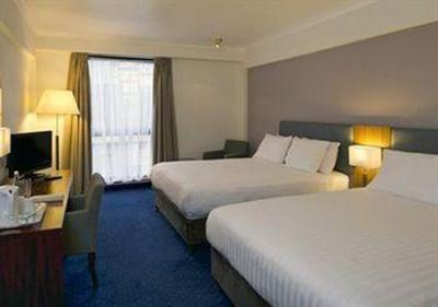 фото отеля Croydon Park Hotel London