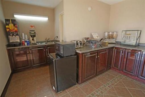фото отеля Americas Best Value Inn Evergreen