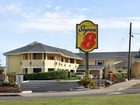 фото отеля Super 8 Coos Bay North Bend