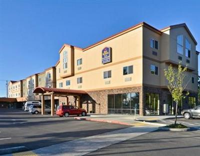 фото отеля BEST WESTERN PLUS Battle Ground Inn & Suites