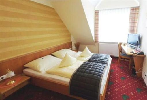 фото отеля Hotel Zur Winzerstube Hagnau am Bodensee