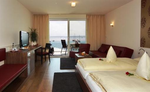 фото отеля Hotel Zur Winzerstube Hagnau am Bodensee