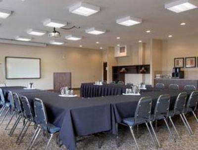 фото отеля Super 8 Camrose