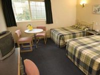 The Wolfs Den Lodge