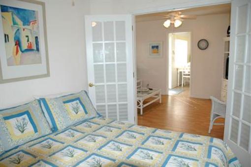 фото отеля Cottages by the Ocean Pompano Beach