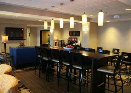 фото отеля Hampton Inn Topeka