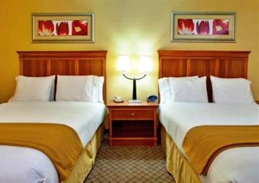 фото отеля Holiday Inn Express Hurricane Mills Waverly
