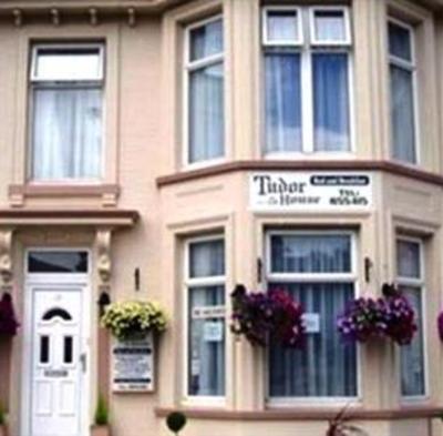 фото отеля Tudor House Great Yarmouth